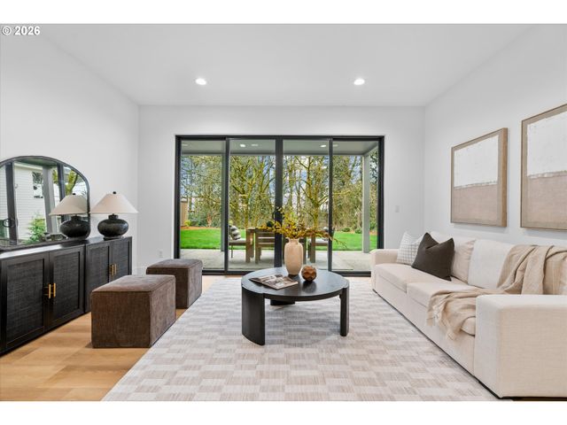 590 W U St, Washougal, WA 98671