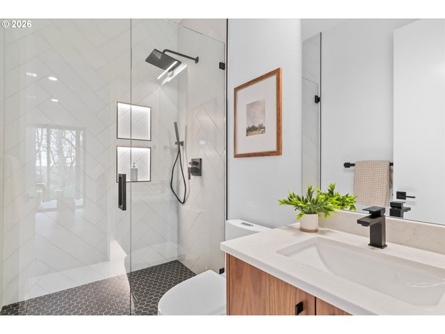 590 W U St, Washougal, WA 98671