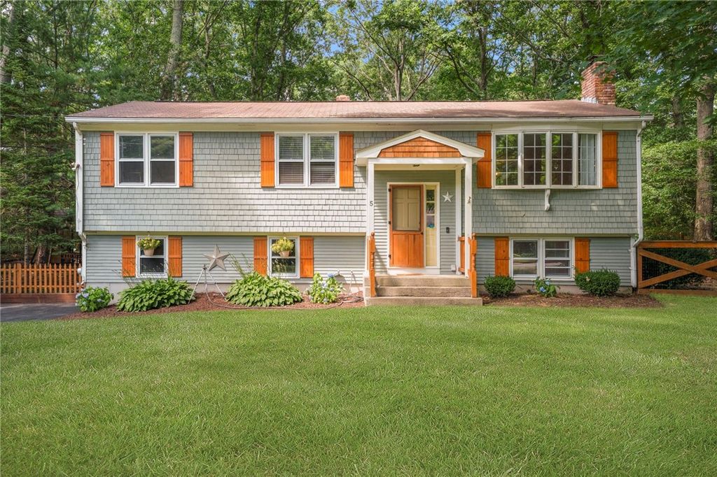 5 Teakwood Drive, Coventry, RI 02816