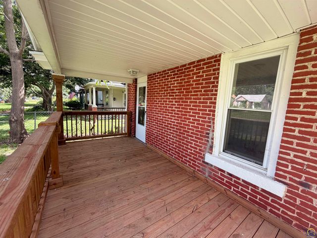 420 SW Clay ST, Topeka, KS 66606