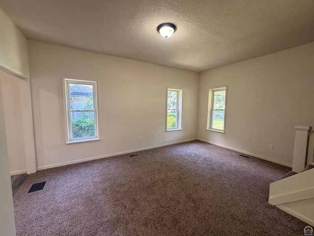 420 SW Clay ST, Topeka, KS 66606