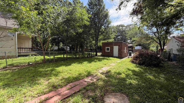420 SW Clay ST, Topeka, KS 66606