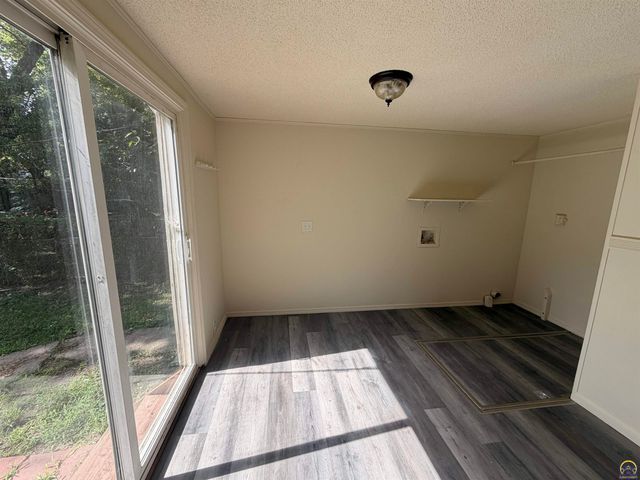 420 SW Clay ST, Topeka, KS 66606