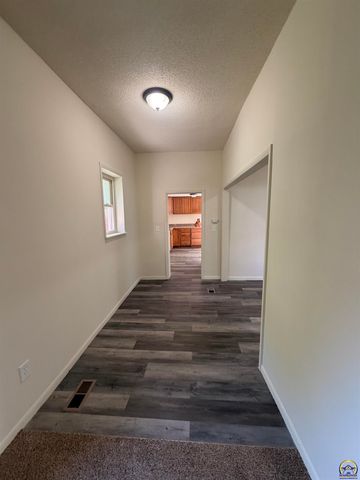 420 SW Clay ST, Topeka, KS 66606