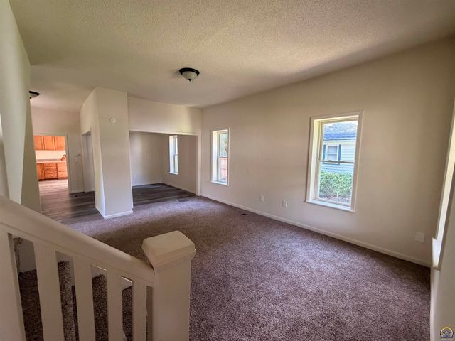 420 SW Clay ST, Topeka, KS 66606