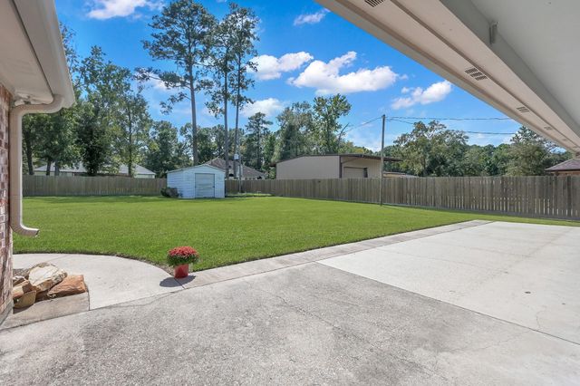 7219 Nickaburr Creek Drive, Magnolia, TX 77354