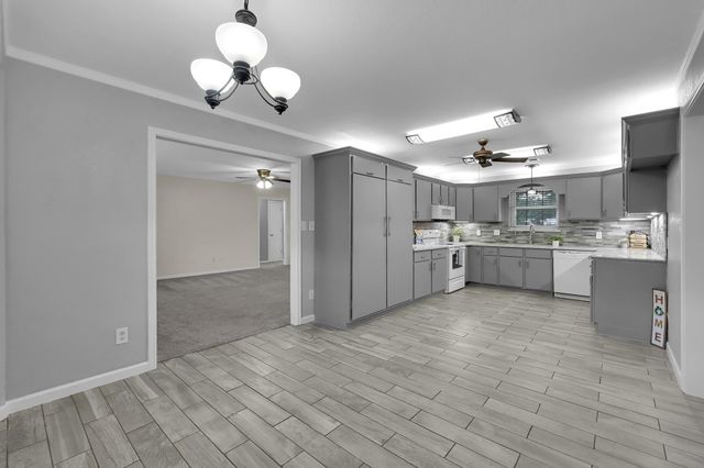 7219 Nickaburr Creek Drive, Magnolia, TX 77354