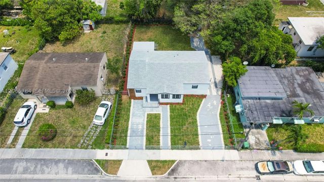 1121 NW 57th St, Miami, FL 33127