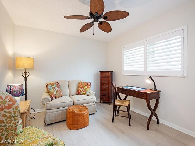 218 Banyan BLVD 218, Naples, FL 34102