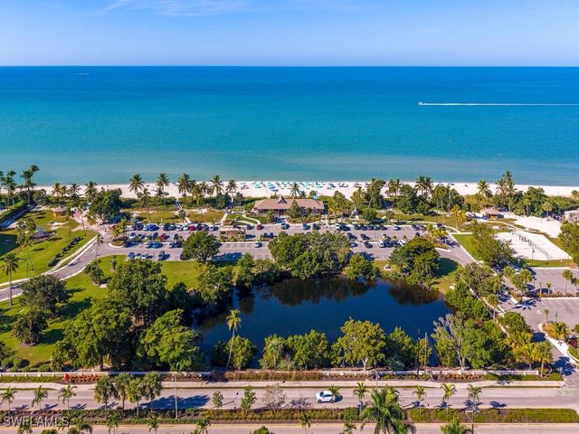 218 Banyan BLVD 218, Naples, FL 34102