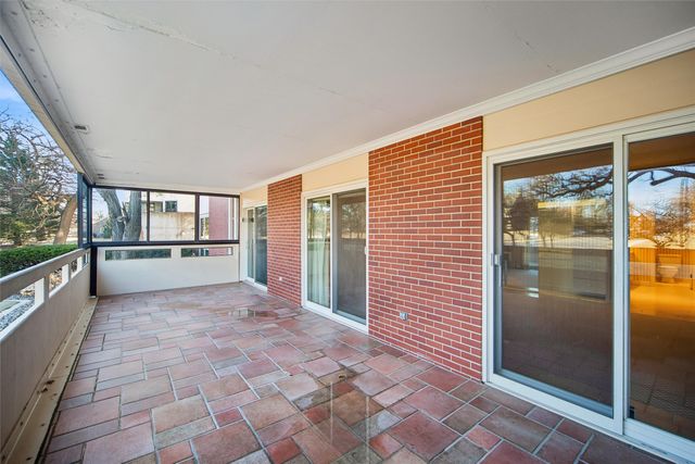 4004 Grand Avenue 103, Des Moines, IA 50312