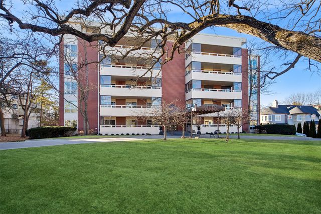 4004 Grand Avenue 103, Des Moines, IA 50312