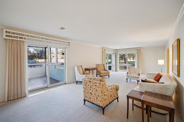 4004 Grand Avenue 103, Des Moines, IA 50312