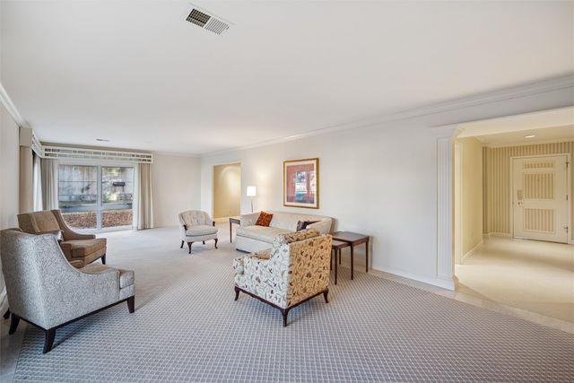 4004 Grand Avenue 103, Des Moines, IA 50312