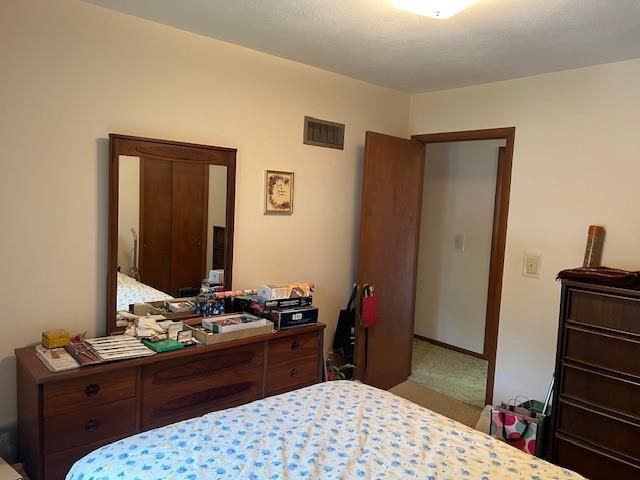 10711 W 92nd Street, Overland Park, KS 66214