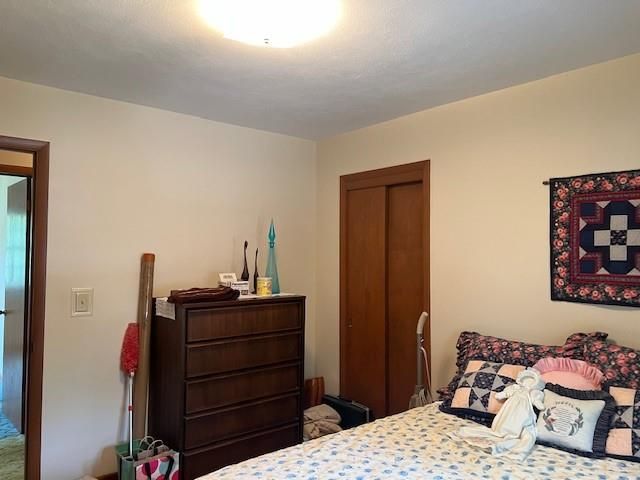 10711 W 92nd Street, Overland Park, KS 66214