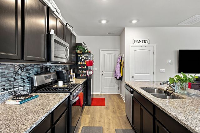 7623 Gunners Landing Dr, Antioch, TN 37013