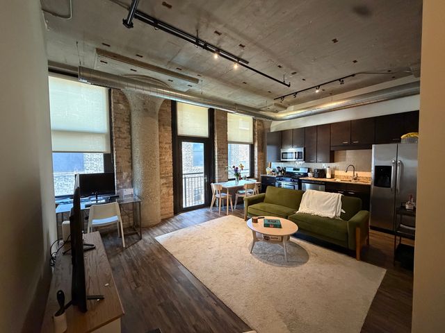 922 W Washington Boulevard 406, Chicago, IL 60607