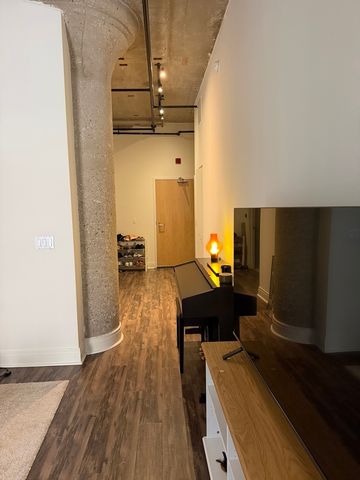 922 W Washington Boulevard 406, Chicago, IL 60607