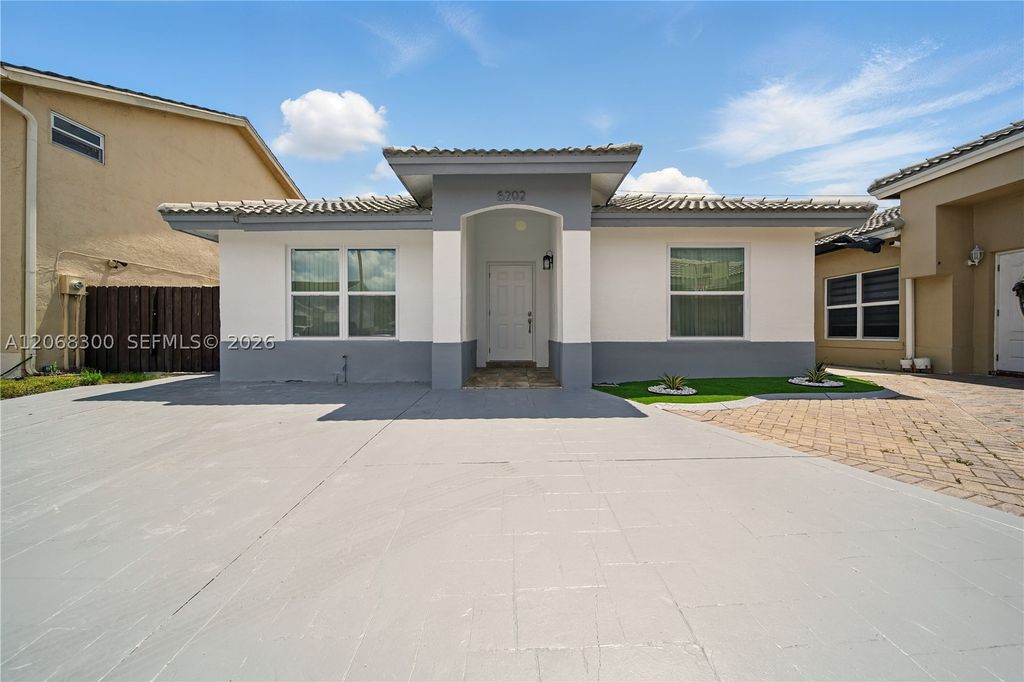 5202 NW 187th St 0, Miami Gardens, FL 33055