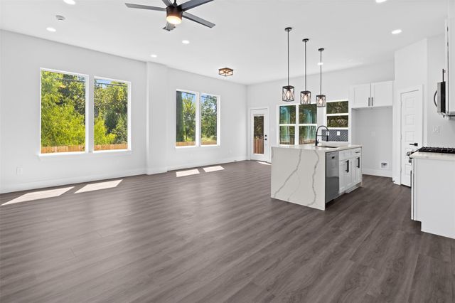 2301 Staples Street, Houston, TX 77026