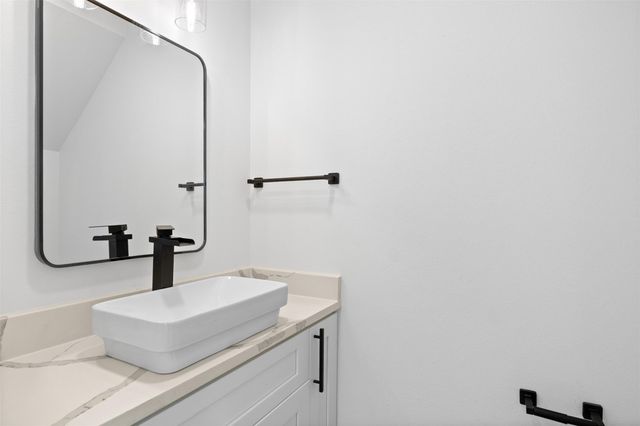 2301 Staples Street, Houston, TX 77026