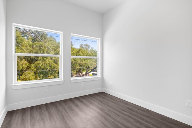 2301 Staples Street, Houston, TX 77026