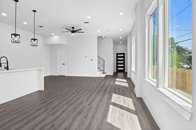 2301 Staples Street, Houston, TX 77026