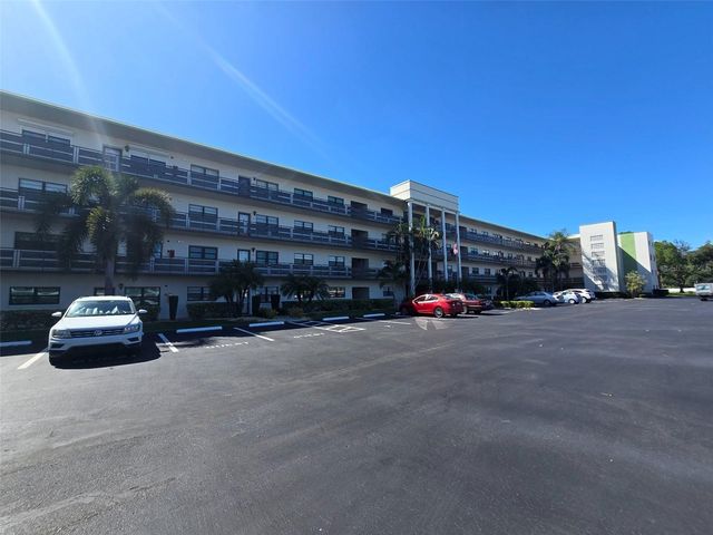 6080 80TH STREET N 102, St Petersburg, FL 33709