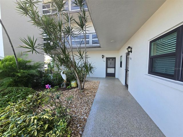 6080 80TH STREET N 102, St Petersburg, FL 33709