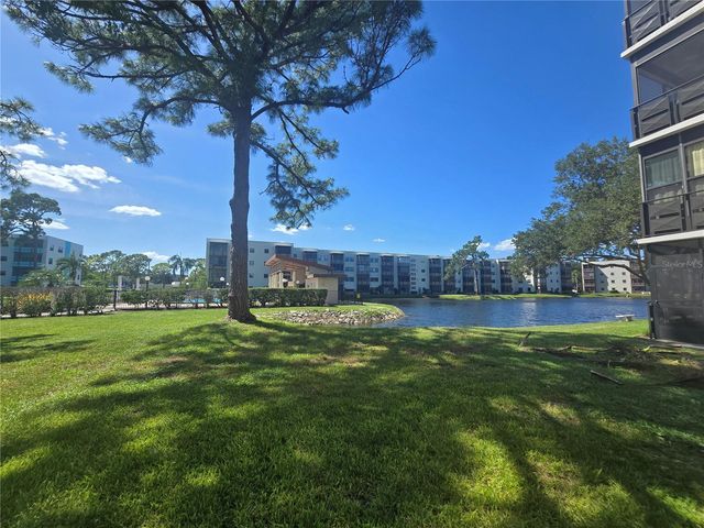 6080 80TH STREET N 102, St Petersburg, FL 33709