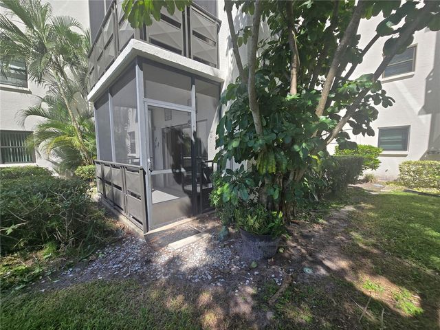 6080 80TH STREET N 102, St Petersburg, FL 33709