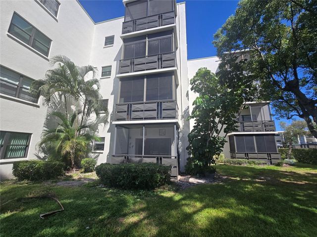 6080 80TH STREET N 102, St Petersburg, FL 33709