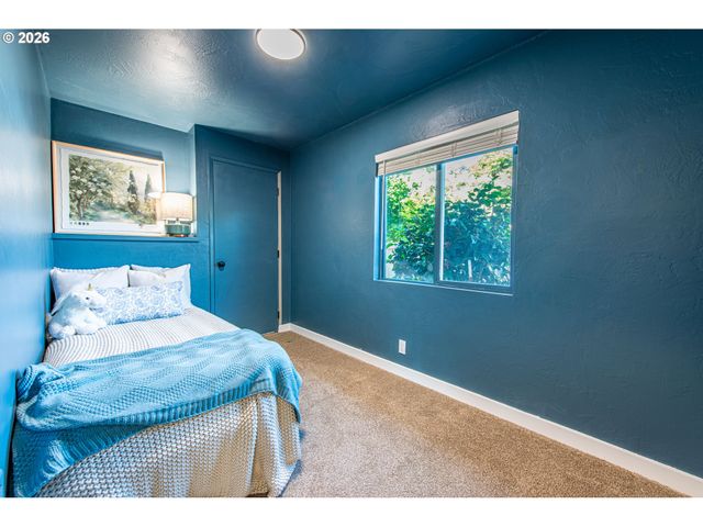 2615 3RD St, Springfield, OR 97477