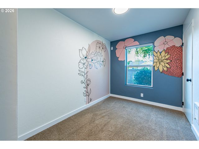 2615 3RD St, Springfield, OR 97477