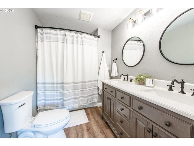2615 3RD St, Springfield, OR 97477