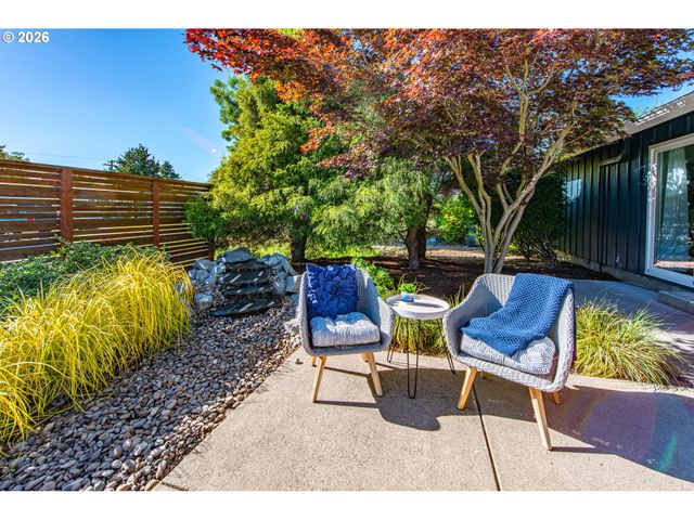 2615 3RD St, Springfield, OR 97477