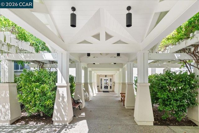 1860 Tice Creek Dr 1420, Walnut Creek, CA 94595