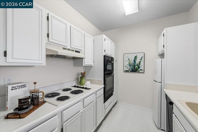 1860 Tice Creek Dr 1420, Walnut Creek, CA 94595