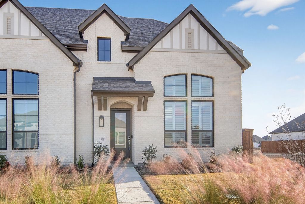 14521 Walsh Avenue, Fort Worth, TX 76008