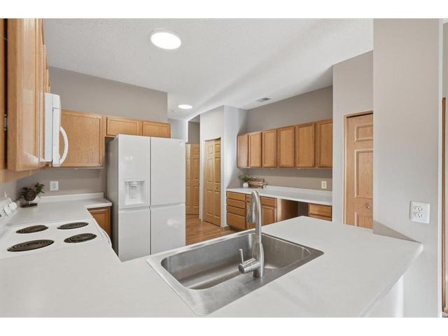537 Woodduck Drive #F, Woodbury, MN 55125