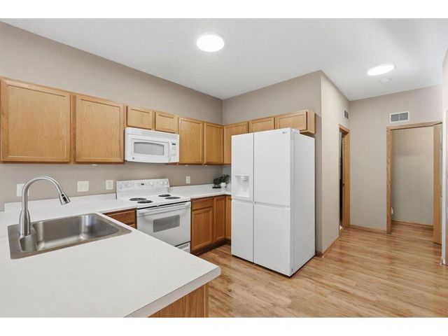 537 Woodduck Drive #F, Woodbury, MN 55125