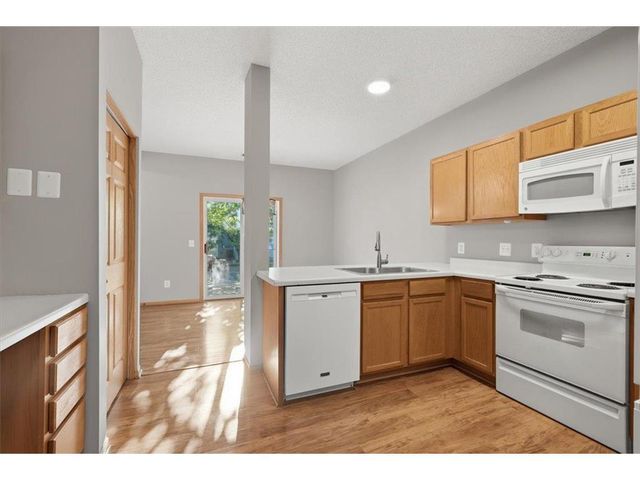 537 Woodduck Drive #F, Woodbury, MN 55125