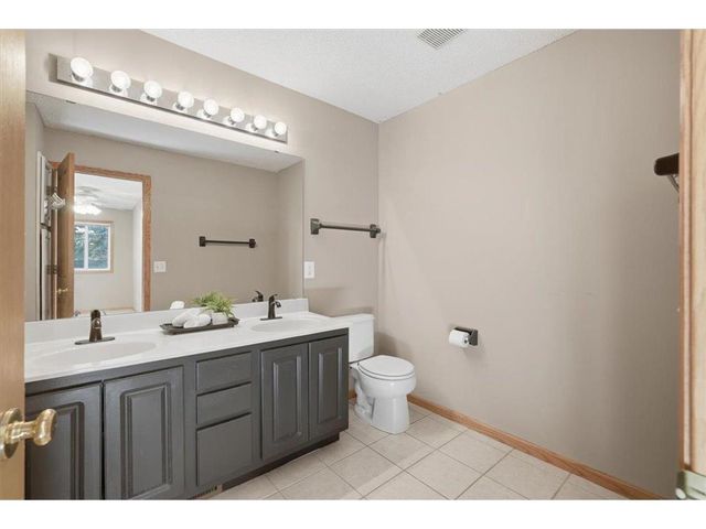 537 Woodduck Drive #F, Woodbury, MN 55125