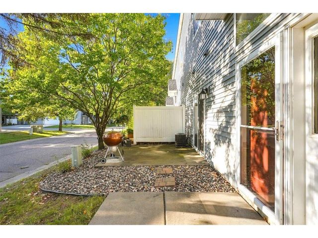 537 Woodduck Drive #F, Woodbury, MN 55125