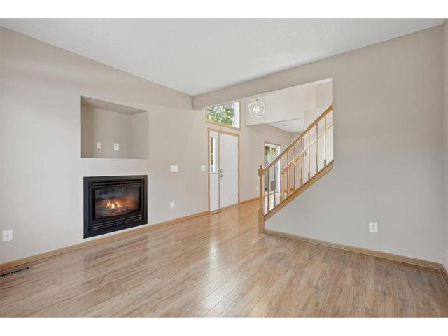 537 Woodduck Drive #F, Woodbury, MN 55125