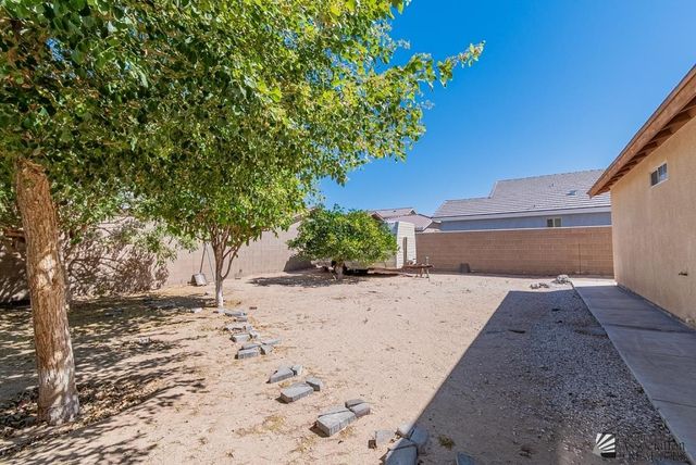 1998 E Los Olivos Dr, San Luis, AZ 85336