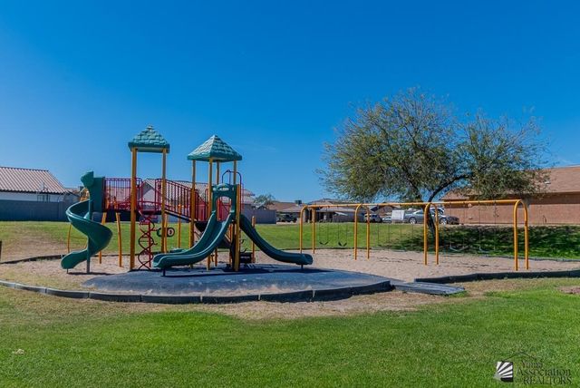 1998 E Los Olivos Dr, San Luis, AZ 85336