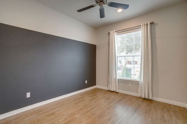 544 Ryer Trail, Burleson, TX 76028