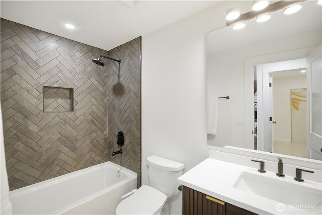 13750 SE 23rd Lane, Bellevue, WA 98005